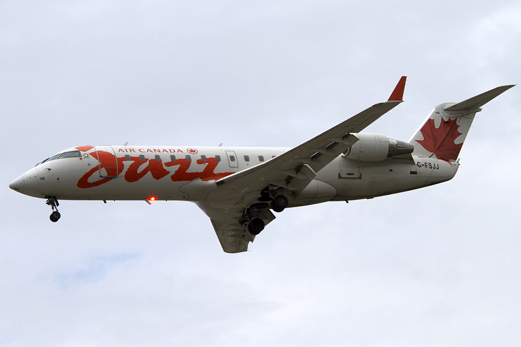 Air Canada Jazz, CFSJJ, Bombardier, CRJ100ER, 04.09.2011, YYZ