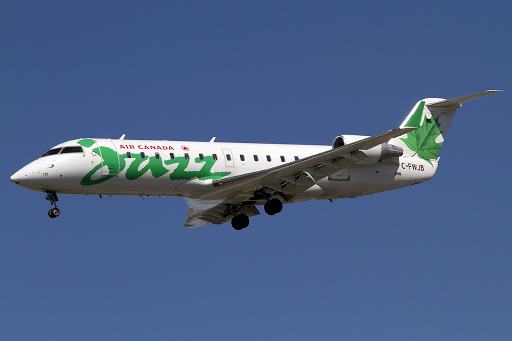 Air Canada - Jazz, C-FWJB, Bombardier, CRJ-100ER, 24.08.2011, YUL, Montreal, Canada 




