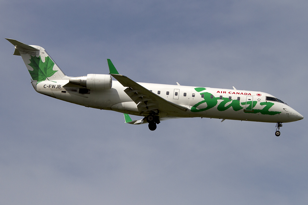 Air Canada - Jazz, C-FWJB, Bombardier, CRJ-100ER, 31.08.2011, YUL, Montreal, Canada



