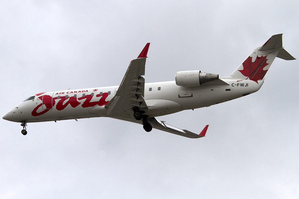 Air Canada Jazz, CFWJI, Bombardier, CRJ100ER, 04.09.2011, YYZ