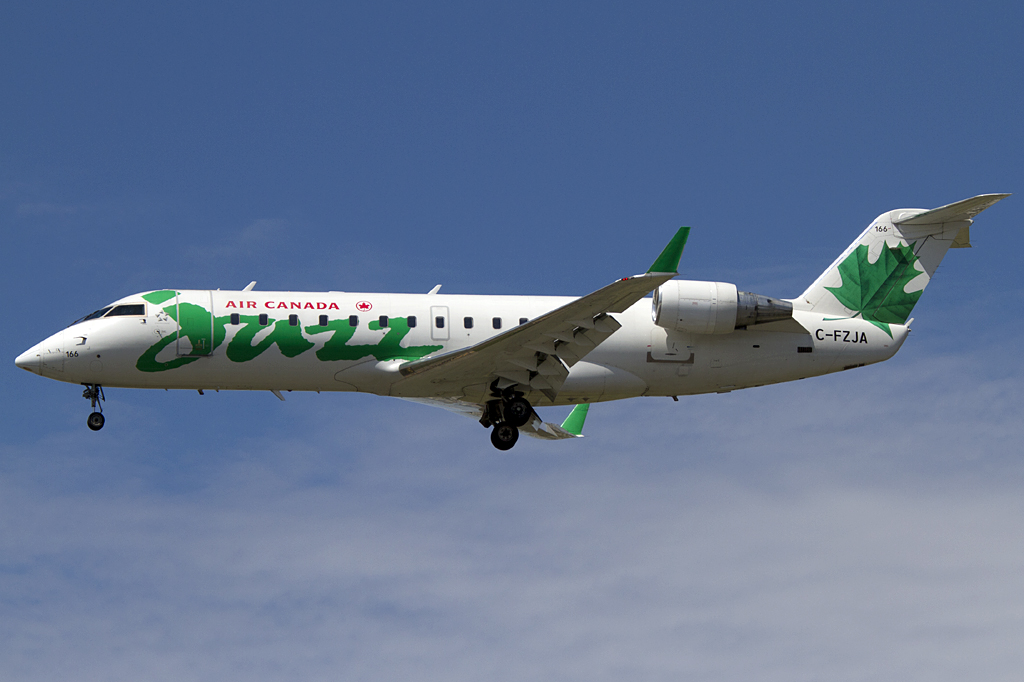 Air Canada - Jazz, C-FZJA, Bombardier, CRJ-200ER, 24.08.2011, YUL, Montreal, Canada 





