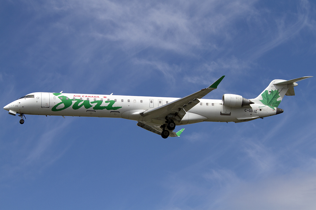 Air Canada - Jazz, C-GDJZ, Bombardier, CRJ-705ER, 24.08.2011, YUL, Montreal, Canada 




