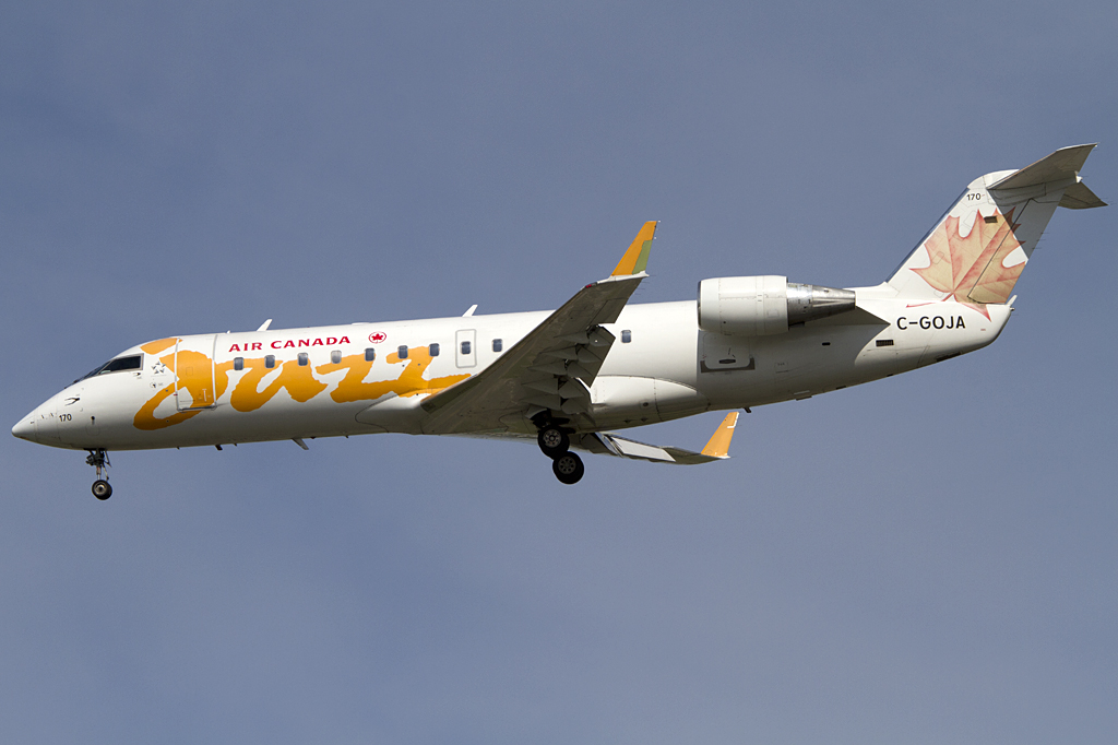 Air Canada - Jazz, C-GOJA, Bombardier, CRJ-200ER, 25.08.2011, YUL, Montreal, Canada



