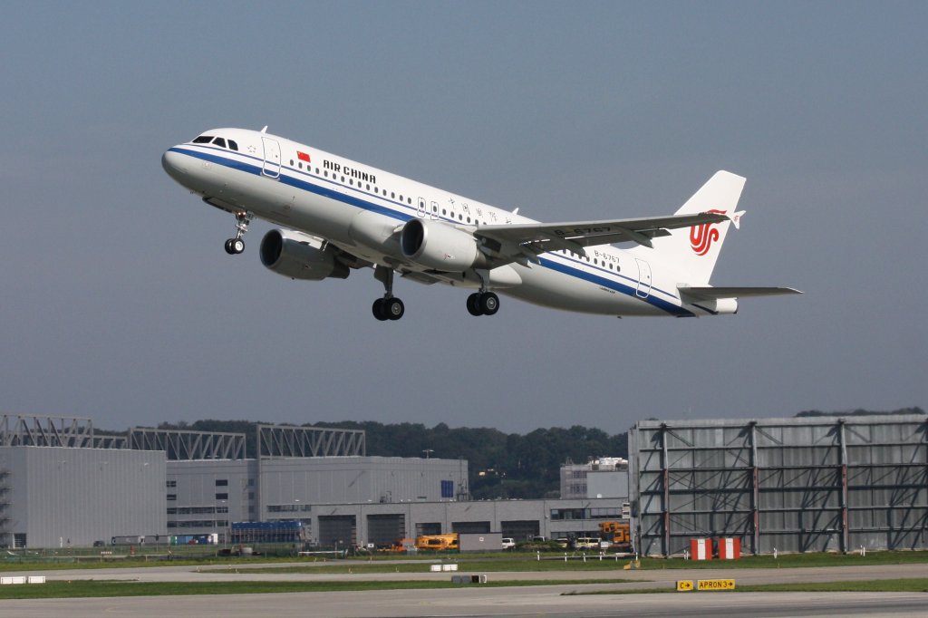 Air China, B6767, Airbus A320-214, 20.08.2011, XFW-EDHI, Hamburg-Finkenwerder, Germany