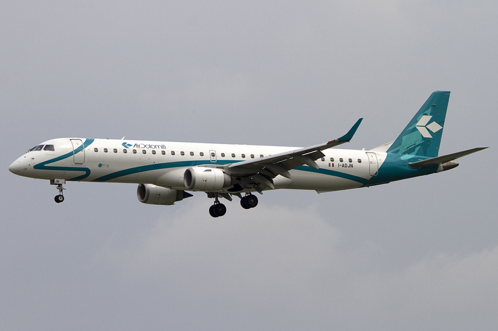 Air Dolomiti, I-ADJN, Embraer, ERJ-195LR, 29.07.2011, FRA, Frankfurt, Germany 




