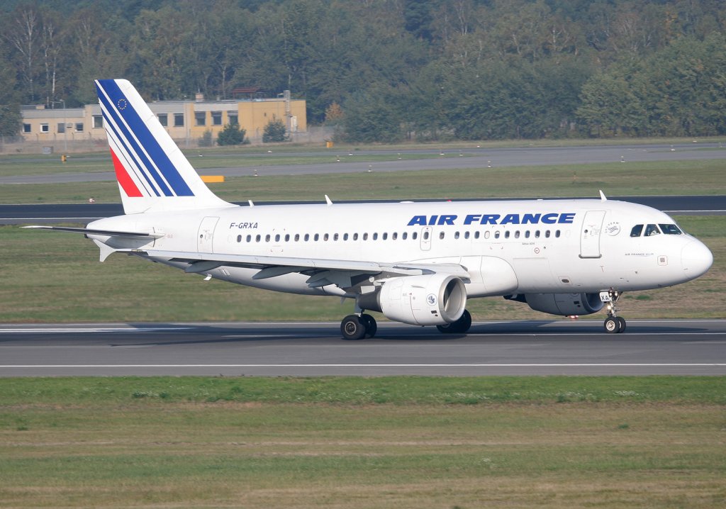 Air France A 319-111 F-GRXA beim Start in Berlin-Tegel am 09.10.2010