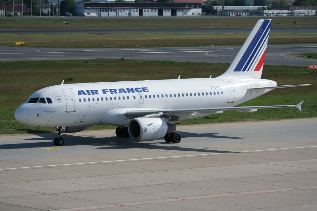 Air France A 319-111 F-GRXE bei der Ankunft in Berlin-Tegel am 03.06.2010