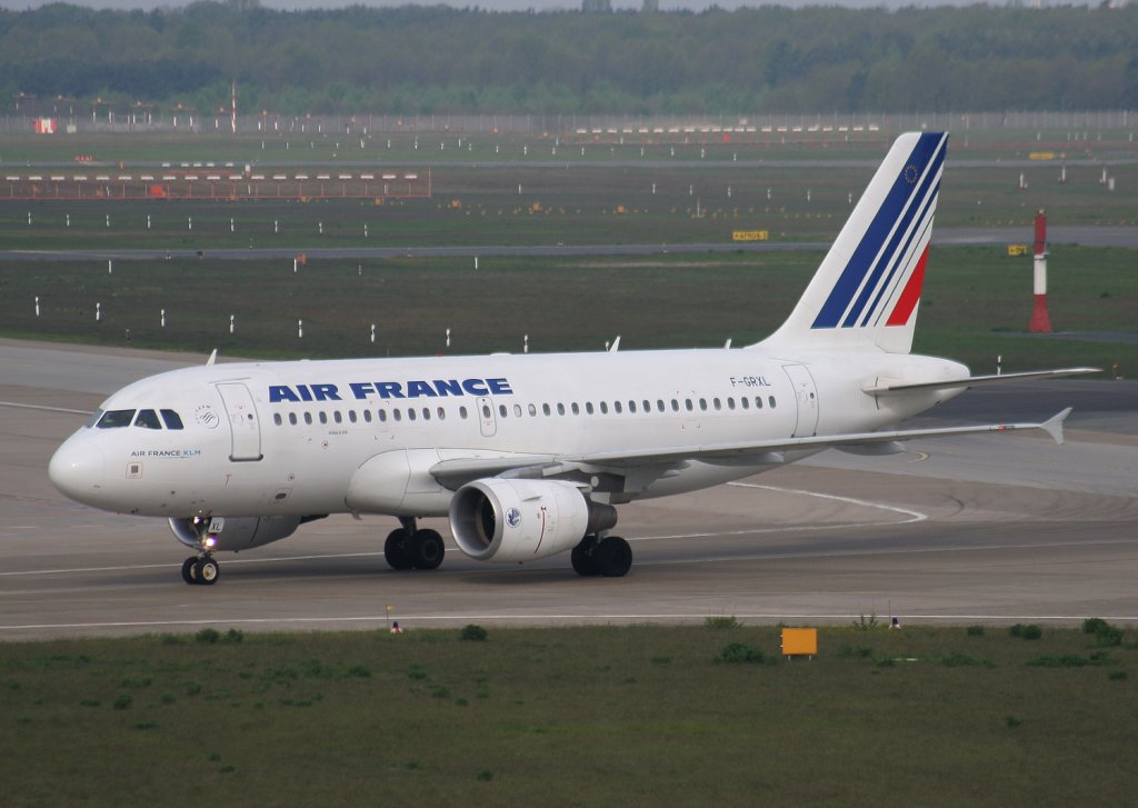 Air France A 319-111 F-GRXL bei der Ankunft in Berlin-Tegel am 01.05.2010