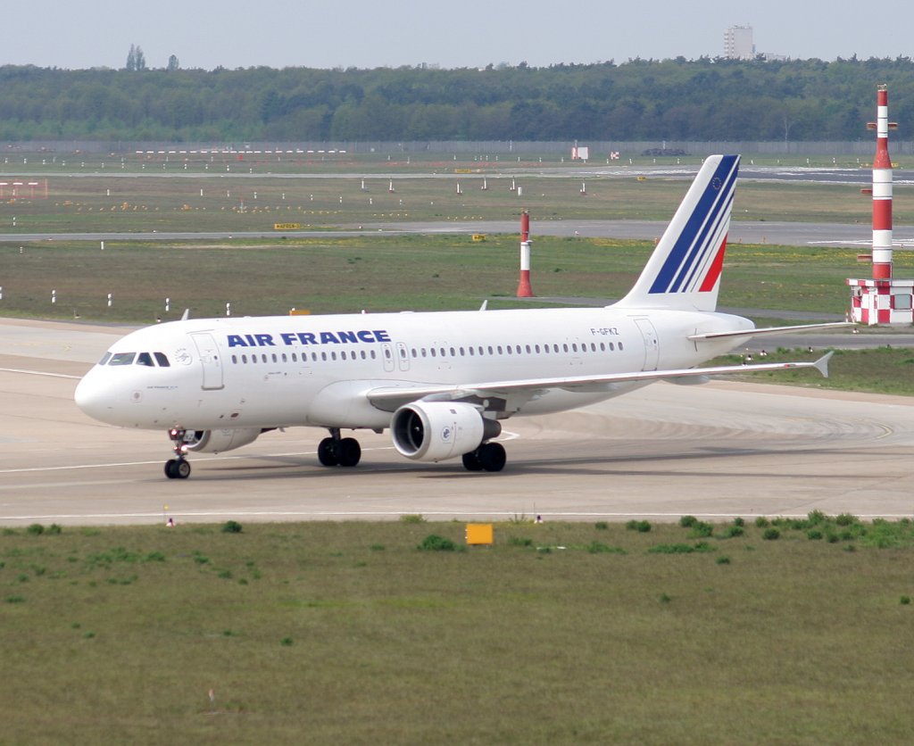 Air France A 320-211 F-GFKZ bei der Ankunft in Berlin-Tegel am 01.05.2010