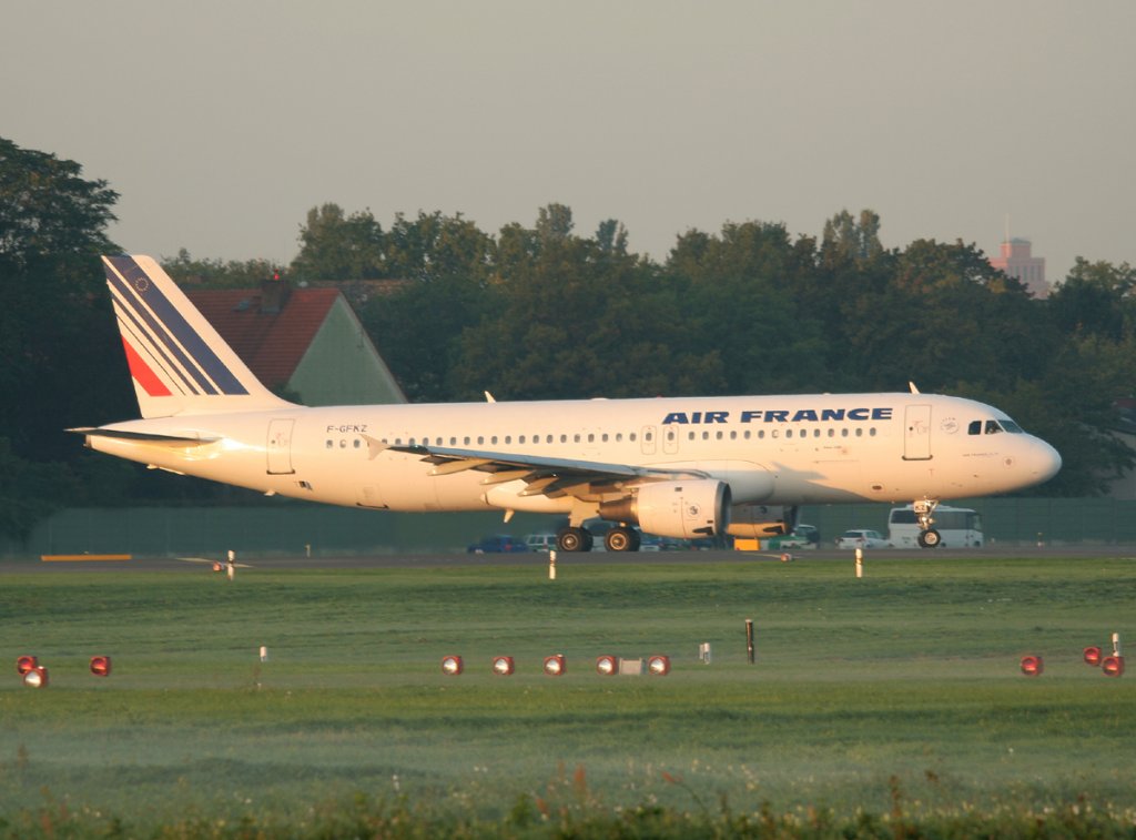 Air France A 320-211 F-GFKZ kurz vor dem Start in Berlin-Tegel am 24.09.2011