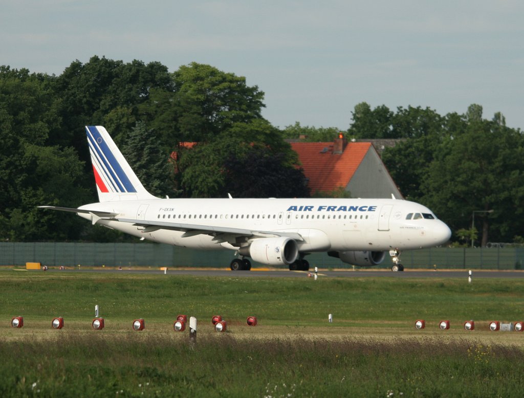 Air France A 320-214 F-GKXM kurz vor dem Start in Berlin-Tegel am 09.06.2012