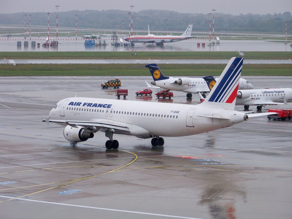 Air France, A320-211, F-GHQK am Hamburger Flughafen