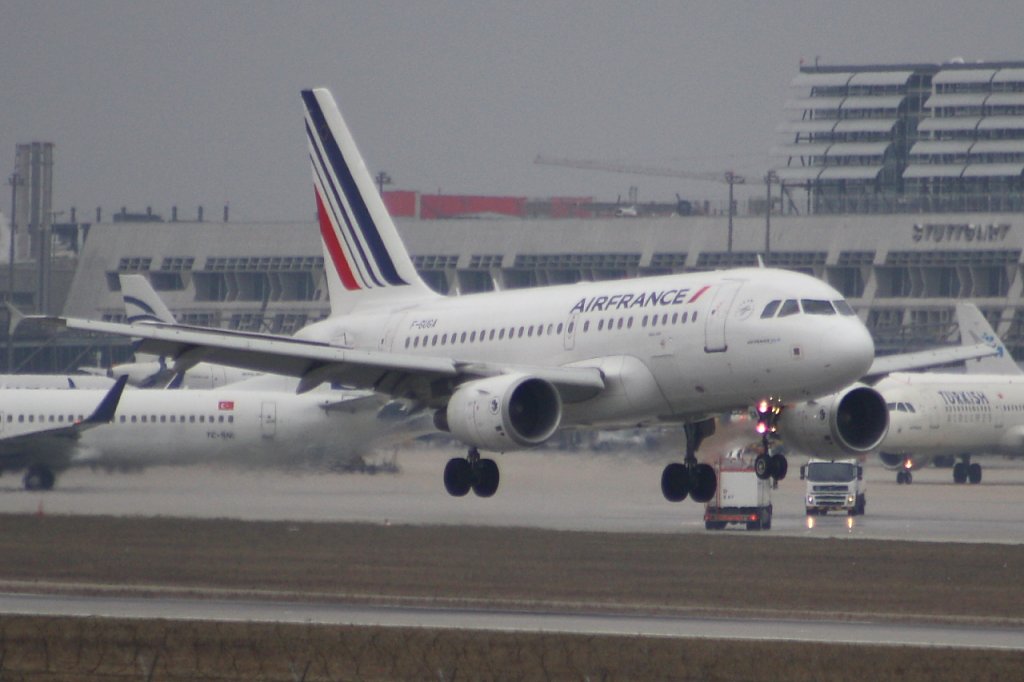 Air France 
Airbus A318-111 
F-GUGA 
STR Stuttgart [Echterdingen], Germany
06.03.11