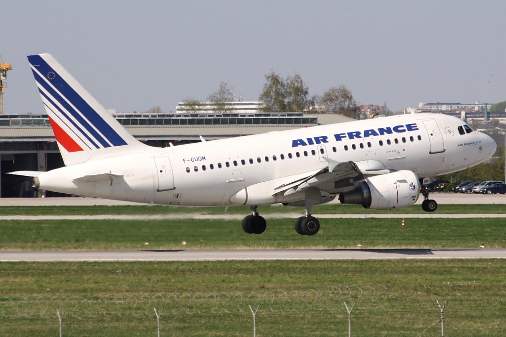 Air France 
Airbus A318-111 
F-GUGM 
STR Stuttgart [Echterdingen], Germany
09.04.11