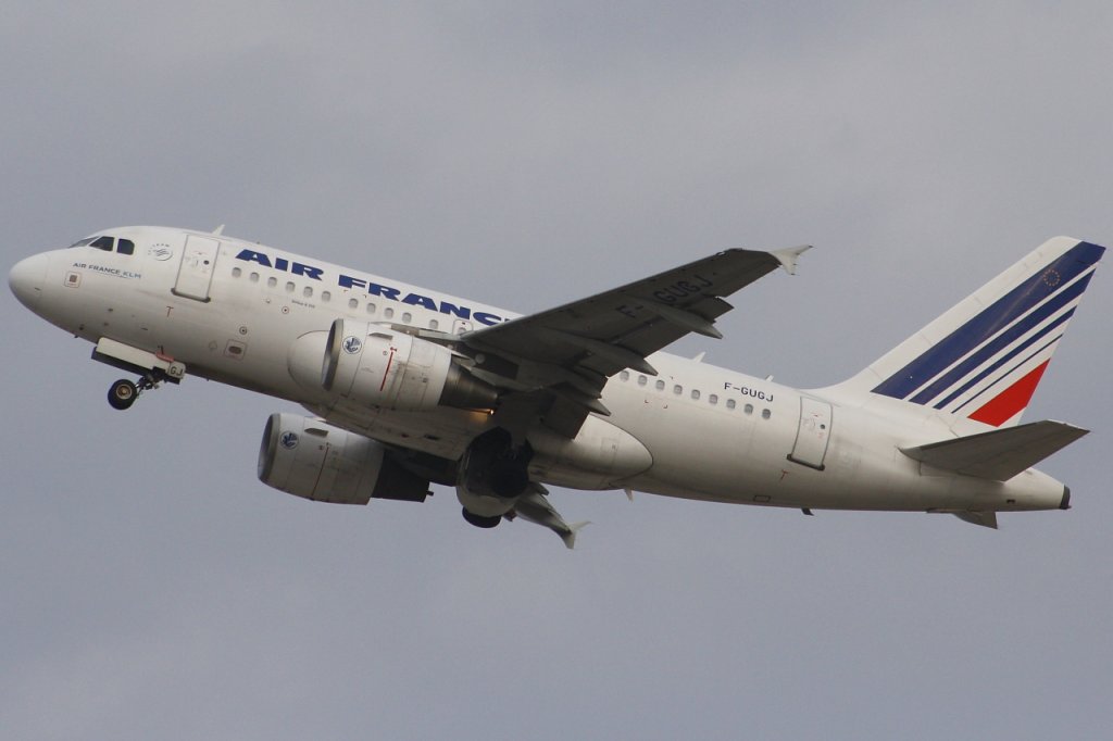 Air France 
Airbus A318-111
F-GUGJ
STR Stuttgart [Echterdingen], Germany
12.02.11