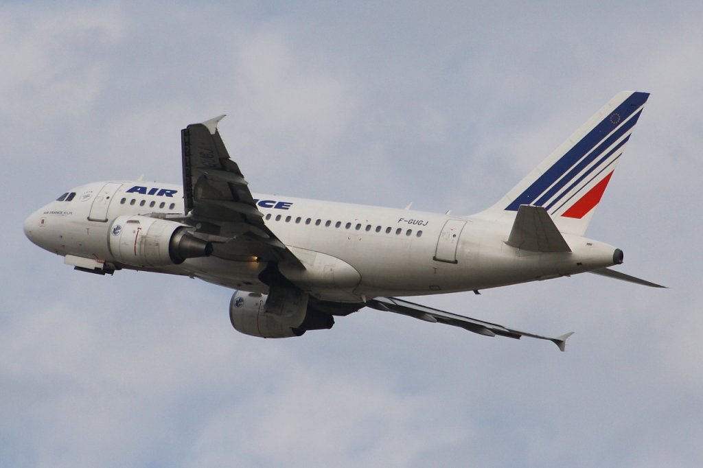 Air France 
Airbus A318-111
F-GUGJ
STR Stuttgart [Echterdingen], Germany
12.02.11