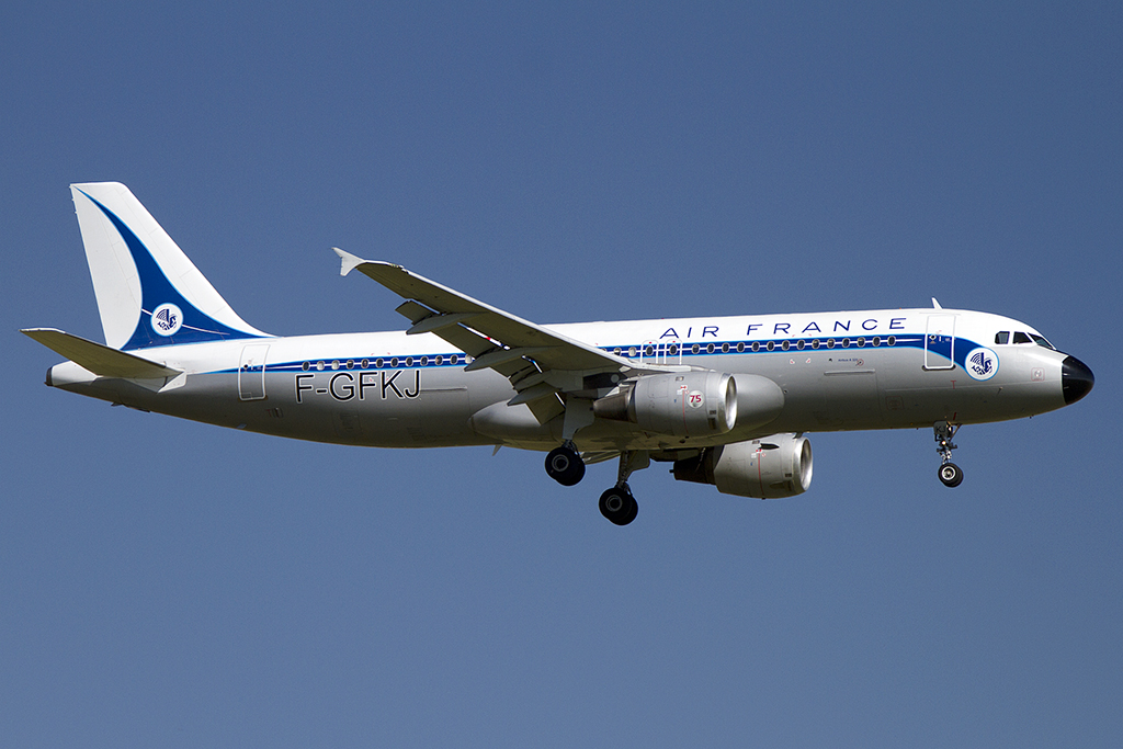 Air France, F-GFKJ, Airbus, A320-211, 18.08.2012, CDG, Paris, France 





