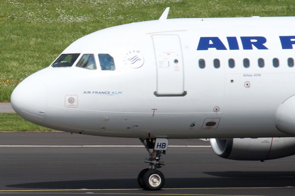 Air France, F-GRHB, Airbus, A 319-100 (Bug/Nose), 11.08.2012, DUS-EDDL, Dsseldorf, Germany 