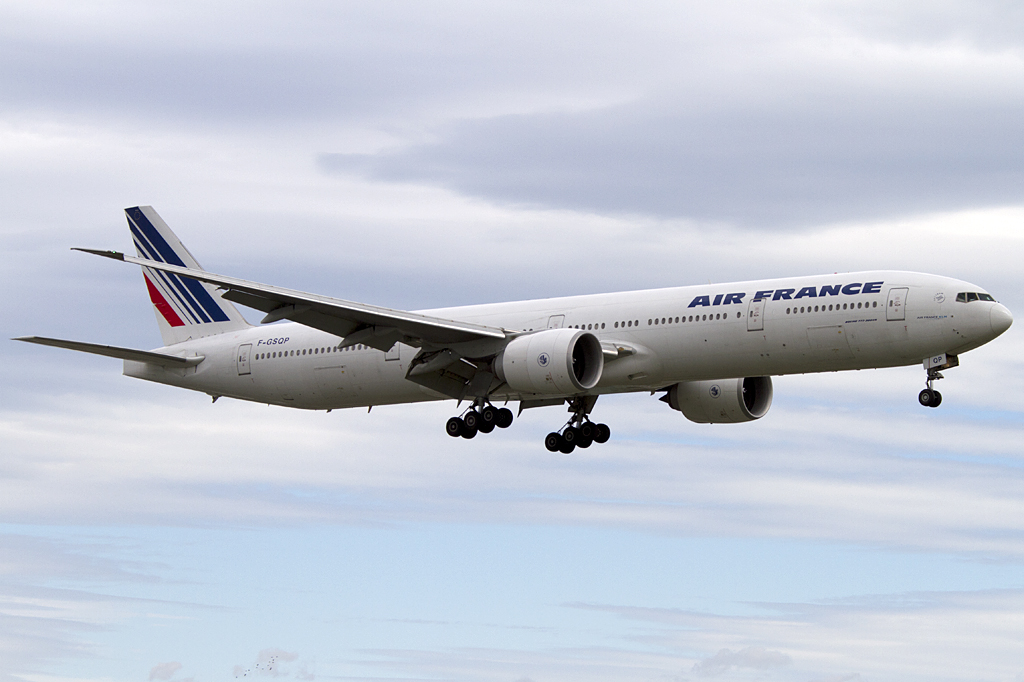 Air France, F-GSQP, Boeing, B777-328ER, 24.08.2011, YUL, Montreal, Canada 




