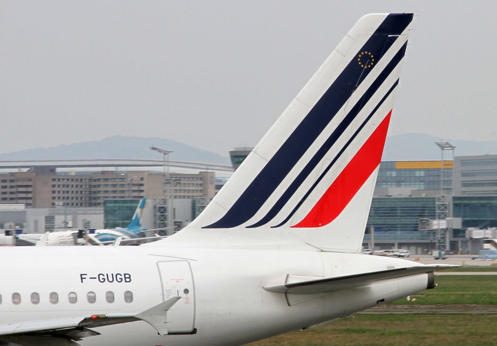 Air France, F-GUGB, Airbus, A 318-100 (Seitenleitwerk/Tail), 21.04.2013, FRA-EDDF, Frankfurt, Germany