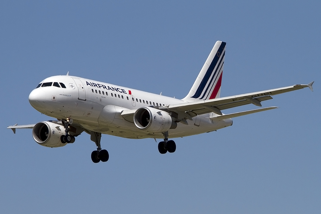 Air France, F-GUGI, Airbus, A318-111, 01.05.2013, BCN, Barcelona, Spain 




