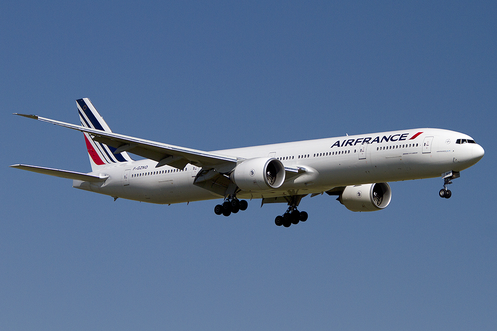 Air France, F-GZNO, Boeing, B777-328ER, 18.08.2012, CDG, Paris, France 





