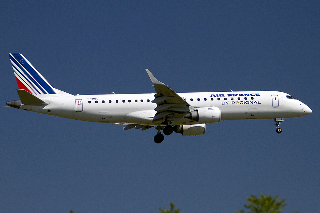 Air France Regional, F-HBLI, Embraer, ERJ-190LR, 18.08.2012, CDG, Paris, France 




