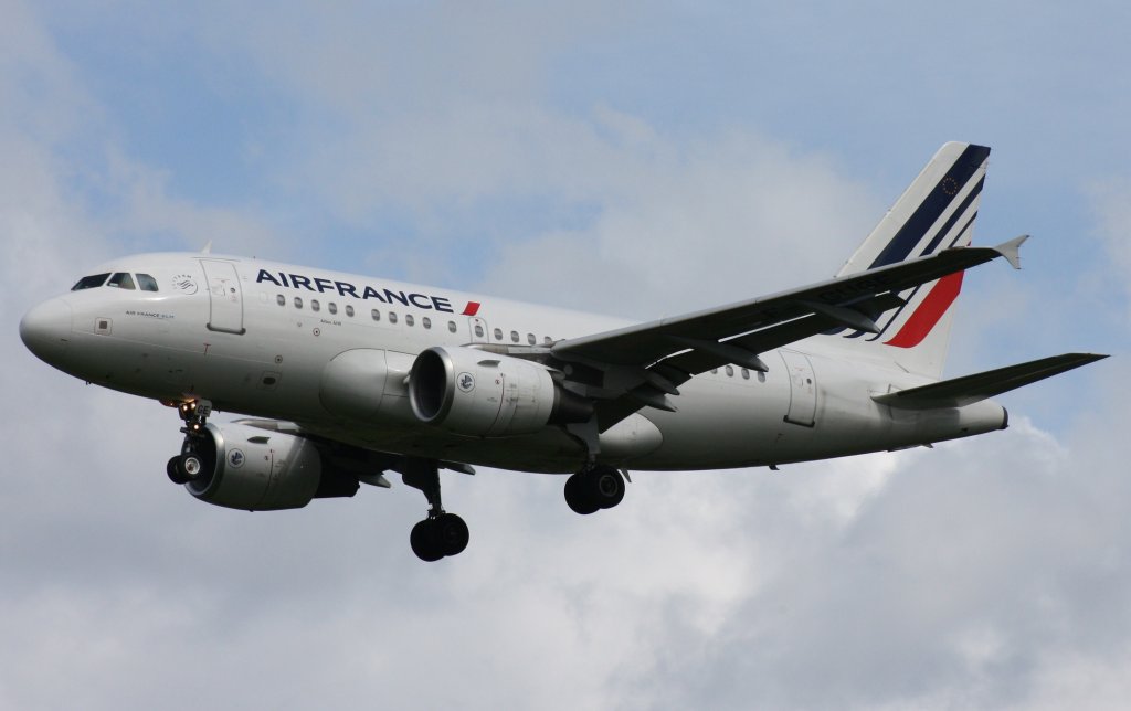 Air France,F-GUGE,(c/n2100),Airbus A318-111,21.07.2012,HAM-EDDH,Hamburg,Germany