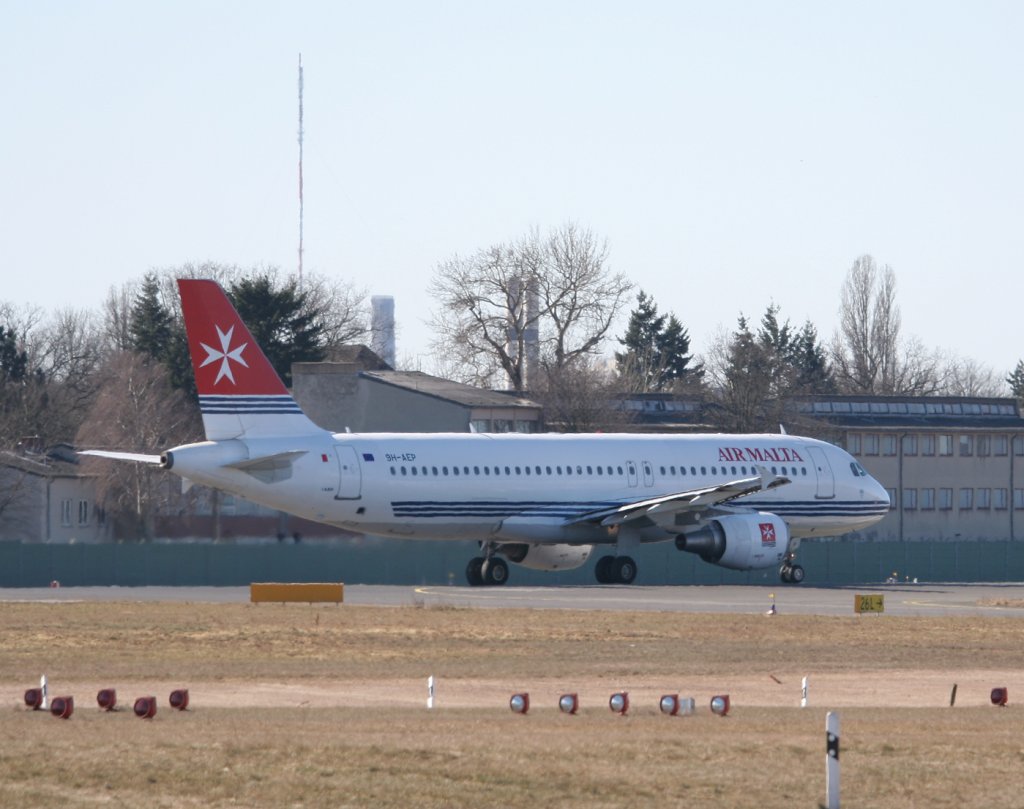 Air Malta A 320-214 9H-AEP kurz vor dem Start in Berlin-Tegel am 06.03.2011