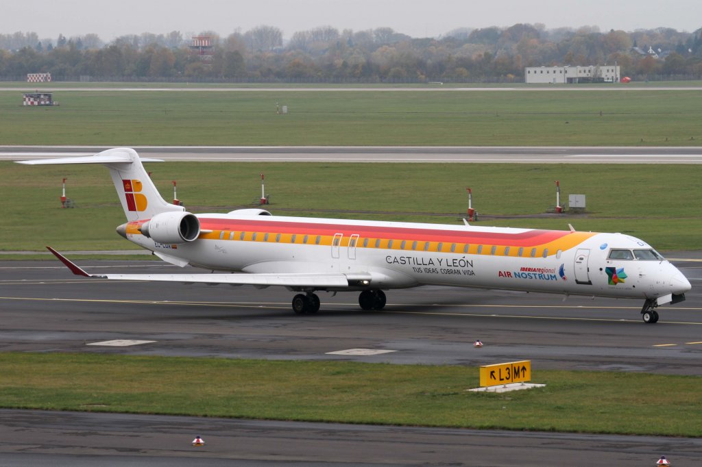 Air Nostrum, EC-LOX, Bombardier, CRJ-1000 (Castilla y Leon-Sticker), 10.11.2012, DUS-EDDL, Dsseldorf, Germany 