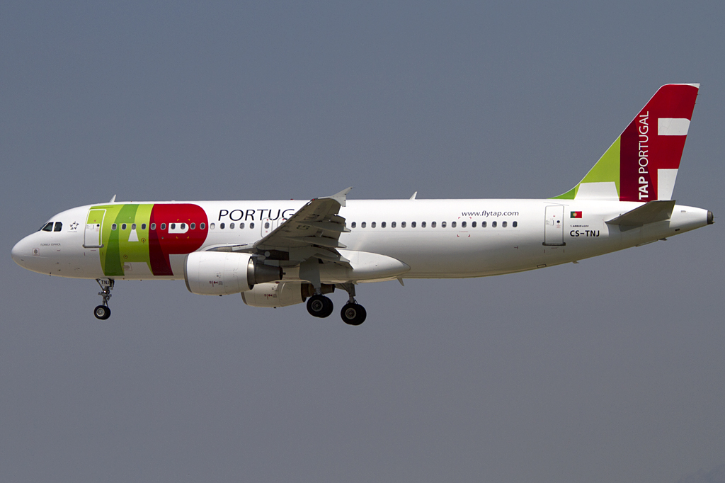 Air Portugal, CS-TNJ, Airbus, A320-214, 16.06.2011, BCN, Barcelona, Spain


