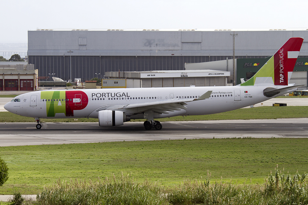 Air Portugal, CS-TOI, Airbus, A330-223, 01.11.2010, LIS, Lissabon, Portugal 



