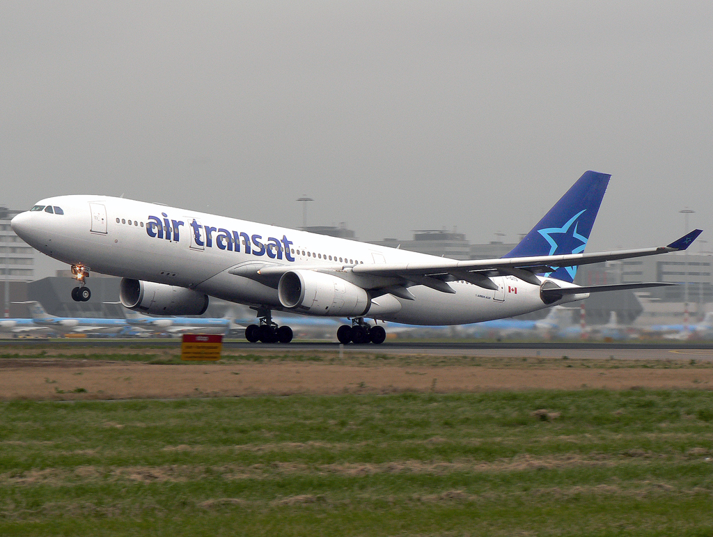 Air Transat A330-200 C-GPTS beim Takeoff auf 24 in AMS / EHAM / Amsterdam am 12.07.2007