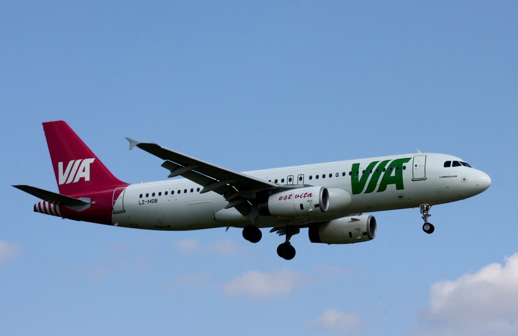 Air VIA,LZ-MDB,(c/n3125),Airbus A320-232,09.06.2013,HAM-EDDH,Hamburg,Germany