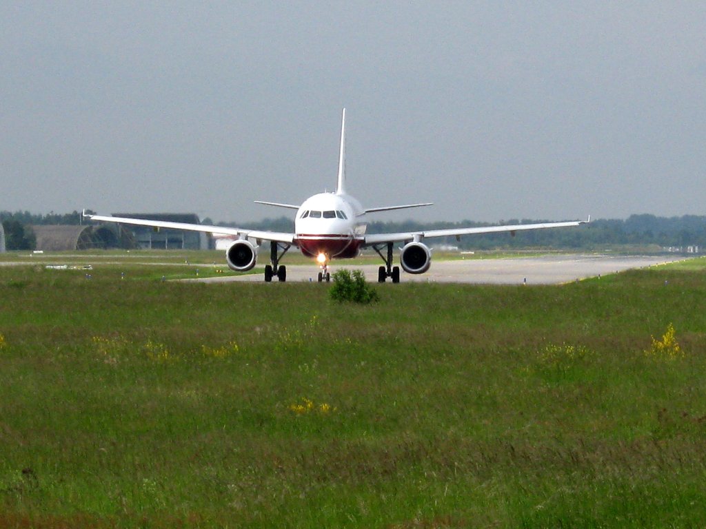Airberlin
Airbus A320-200
Flughafen Karlsruhe/Baden-Baden
31. Mai 2010