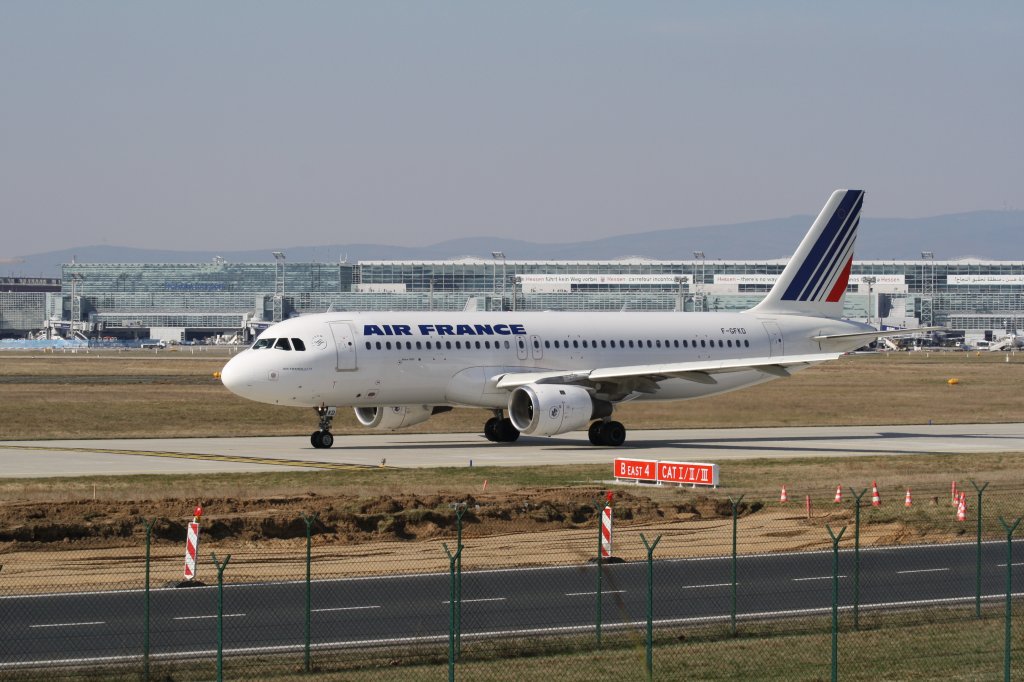 Airbus A320-211 - F-GFKD - Air France

Frankfurt/Main am 21. Mrz 2009