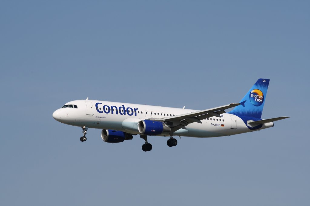 Airbus A320-212 - D-AICE - Condor

im Landeanflug auf Frankfurt/Main am 21. Mrz 2009