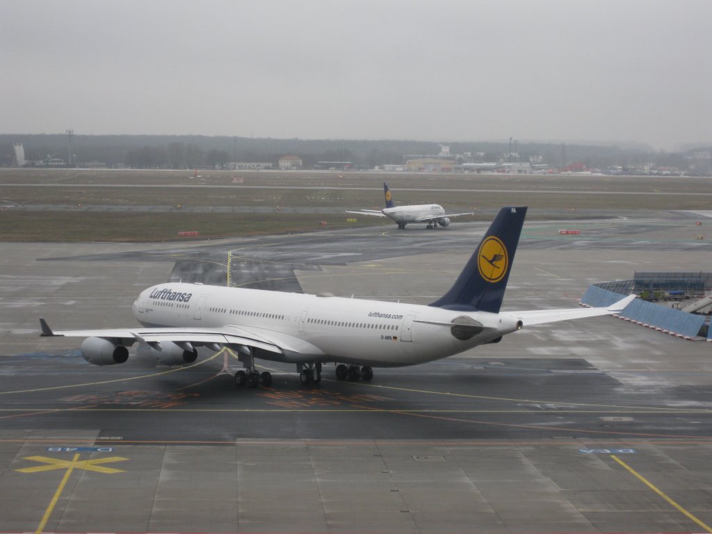 Airbus A340-300 der Lufthansa in Frankfurt am 6. Februar 2010