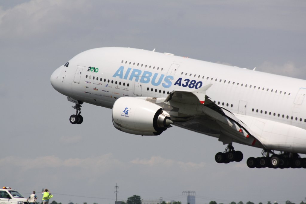 Airbus Industries, Airbus A380-841, F-WWDD, SN 4, First flight: 18.10.2005