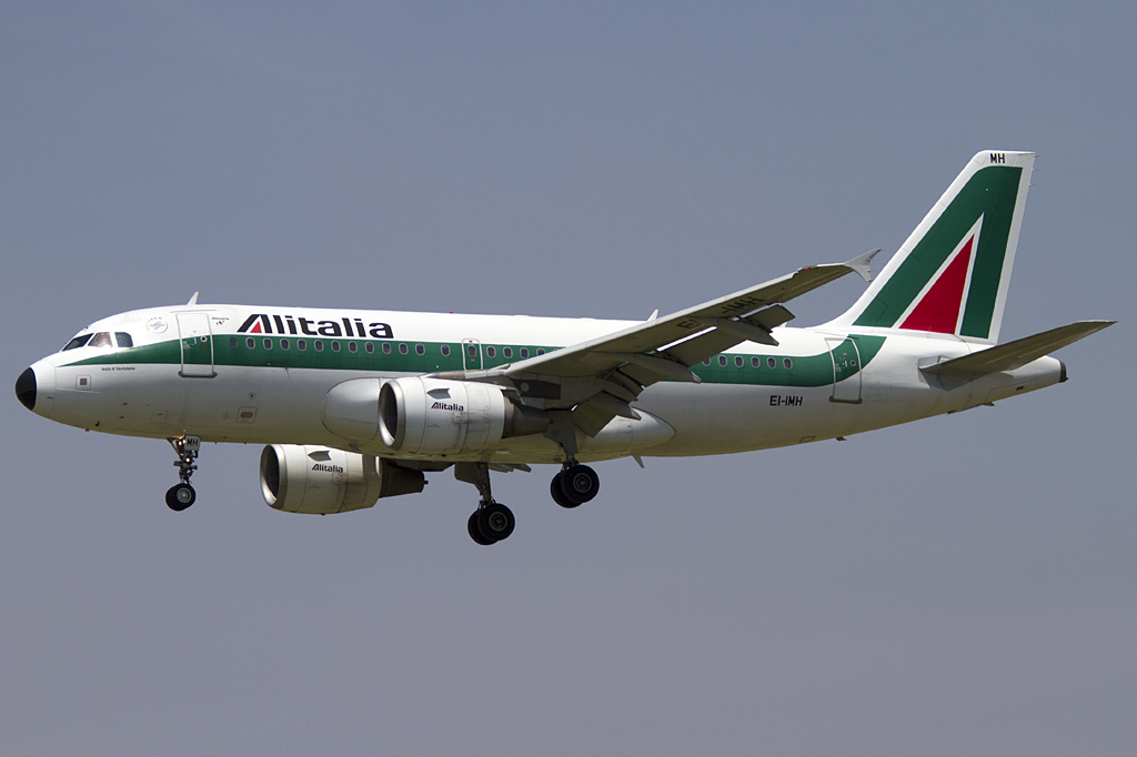 Alitalia, EI-IMH, Airbus, A319-112, 16.06.2011, BCN, Barcelona, Spain 




