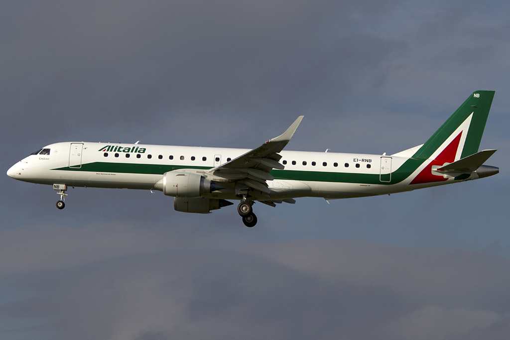 Alitalia, EI-RNB, Embraer, EMB-190, 29.10.2011, BRU, Brssel, Belgium 




