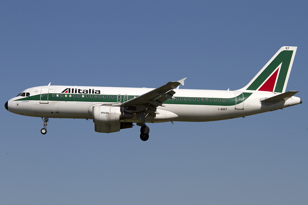 Alitalia, I-BIKF, Airbus, A320-214, 19.09.2010, BCN, Barcelona, Spain 





