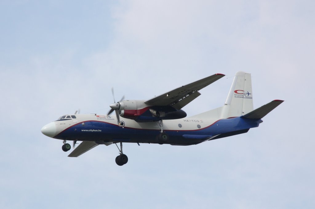 Am 07.04.2011 konnte in Dresden eine An-26 (HA-TCO) der City Line Europe aus Ungarn beobachtet werden. 