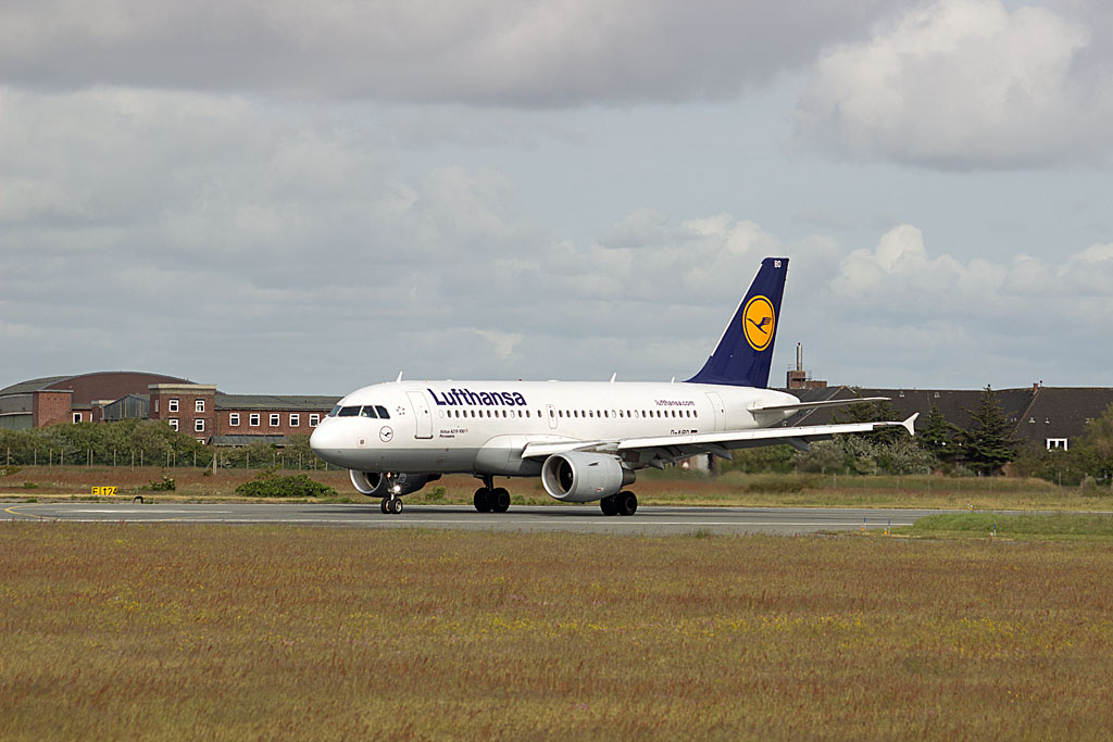 Am 3. Juni 2012 war erstmals mit der D-AIBD ein Airbus A319 der Lufthansa auf dem Flughafen des Insel Sylt gelandet.