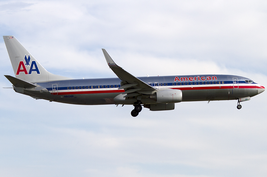 American Airlines, N810NN, Boeing, B737-823, 31.08.2011, YUL, Montreal, Canada 




