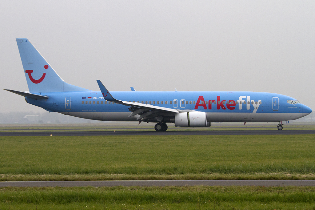 ArkeFly, PH-TFA, Boeing, B737-8FH, 28.10.2011, AMS, Amsterdam, Netherlands



