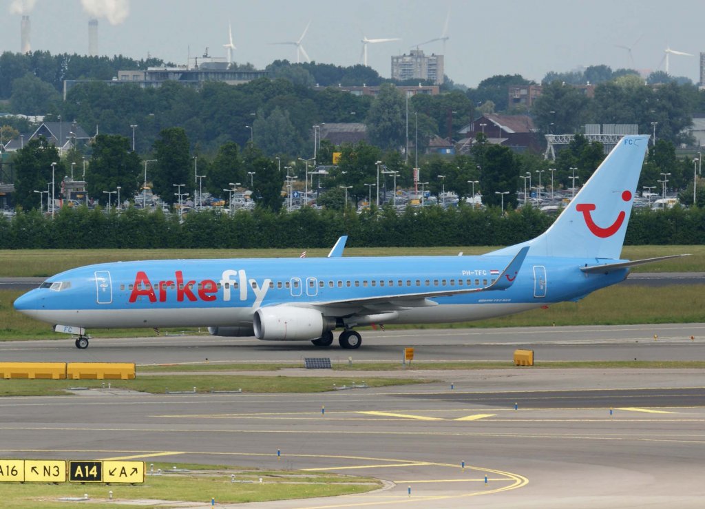 Arkefly, PH-TFC, Boeing 737-800 WL, 2010.06.26, AMS-EHAM, Amsterdam (Schiphol), Niederlande