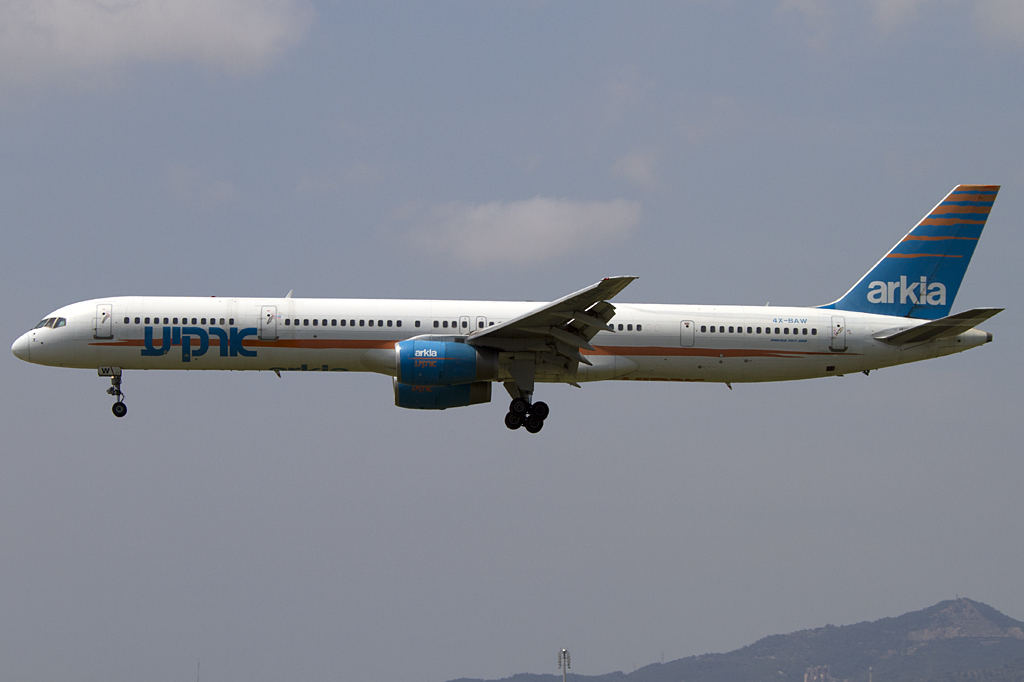 Arkia Israeli Airlines, 4X-BAW, Boeing, B757-3E7, 16.06.2011, BCN, Barcelona, Spain 





