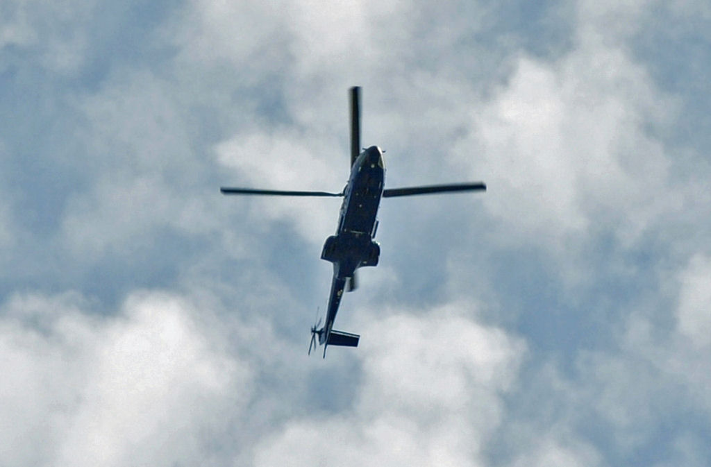 AS 332 L1 (Super-Puma) der Bundespolizei berfliegt Bonn-Hangelar - 07.04.2010