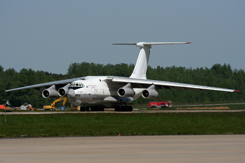 Asia Continental IL-76TD UN-76024 beim Backtrack auf der 09 in GKE / ETNG / Geilenkirchen am 08.05.2008